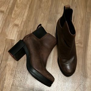 Sorel Blake chelsea bootie size 8